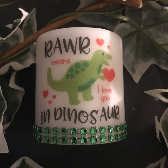 Fresh linen scented  Personalized Dinosaur themed candle. - Picture 1 of 1
